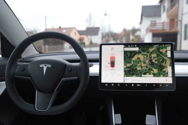 Rent a Tesla Model 3 SR Plus in Augsburg