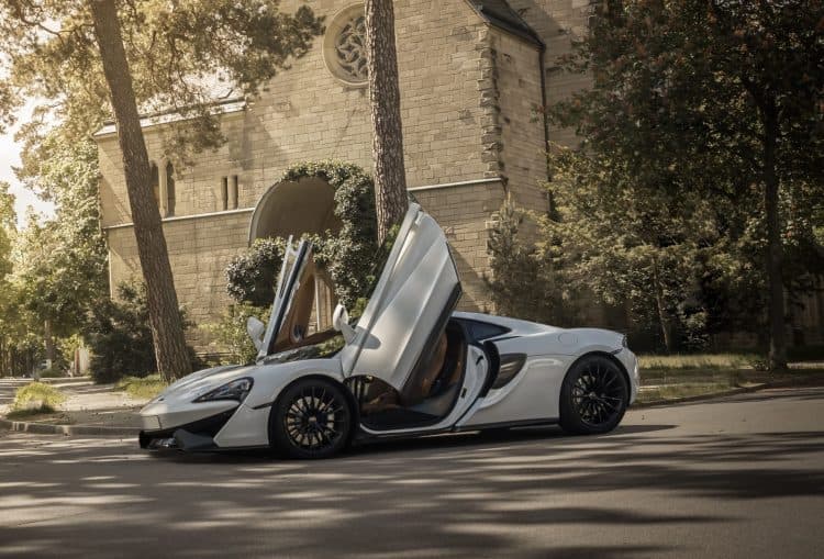 McLaren 570 GT mieten in Berlin