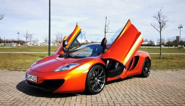 McLaren MP4-12C mieten in Magdeburg