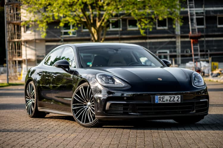Porsche Panamera 4S mieten in Dortmund