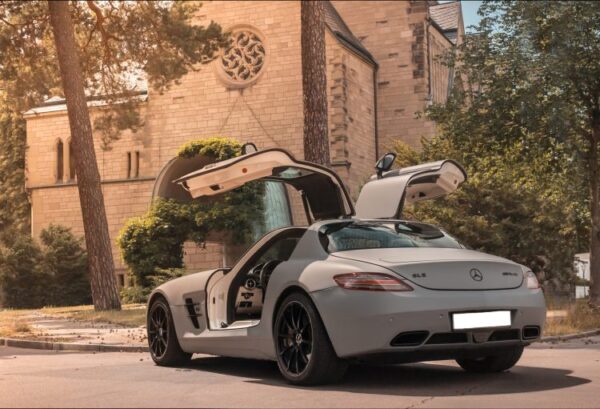 Mercedes-AMG SLS Roadster mieten in Berlin