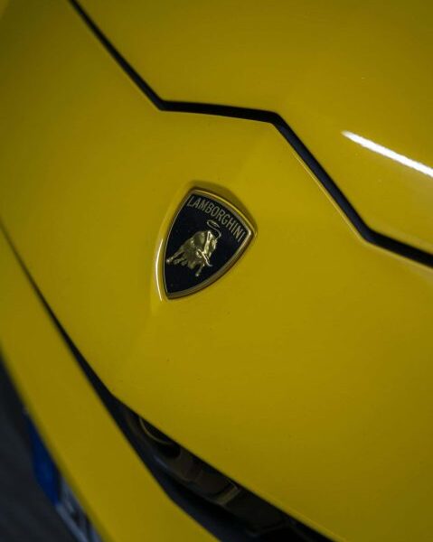 Lamborghini Urus mieten in Frankfurt