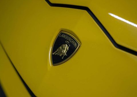 Lamborghini Urus mieten in Frankfurt