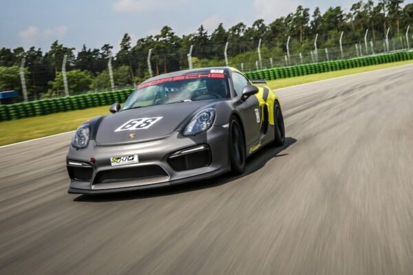 Porsche Cayman GT4 Rennstrecke