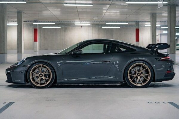 Rent a Porsche 911 GT3 in Hamburg