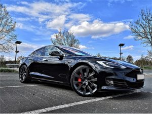 Tesla Model S P100D Ludicrous mieten in Stuttgart
