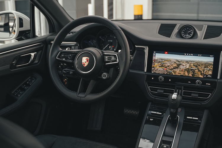 Porsche Macan Rental Gift Voucher - Image 5